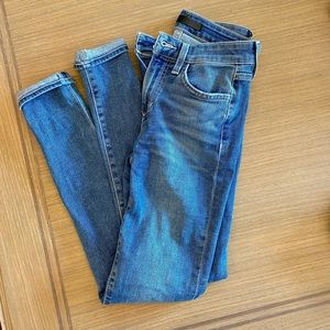 Size 24 Joe’s Jeans. The Icon Midrise skinny crop. EUC